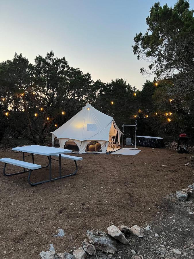 The Juniper Ranch And Retreat Hotel Canyon Lake Exterior photo