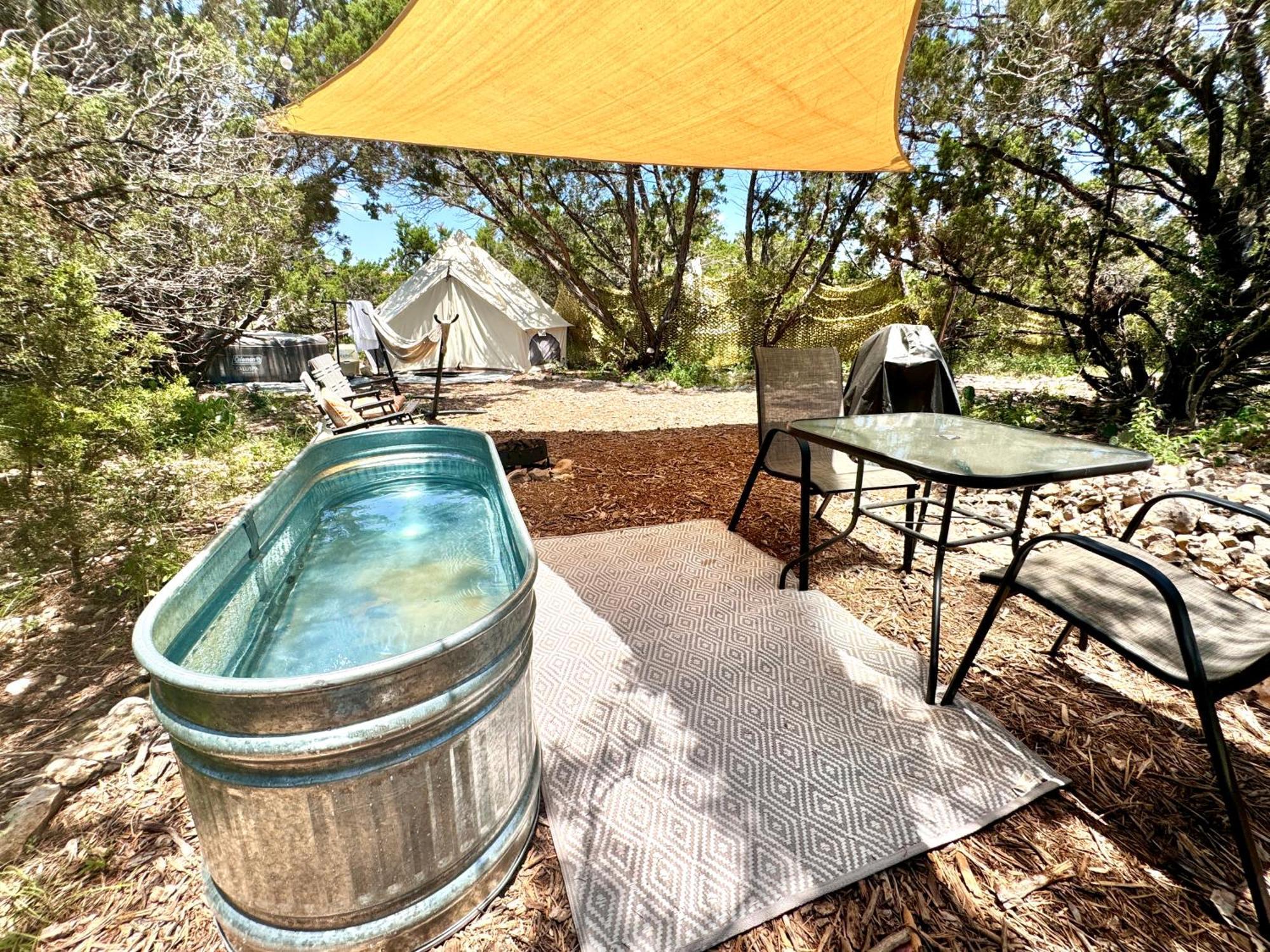 The Juniper Ranch And Retreat Hotel Canyon Lake Exterior photo