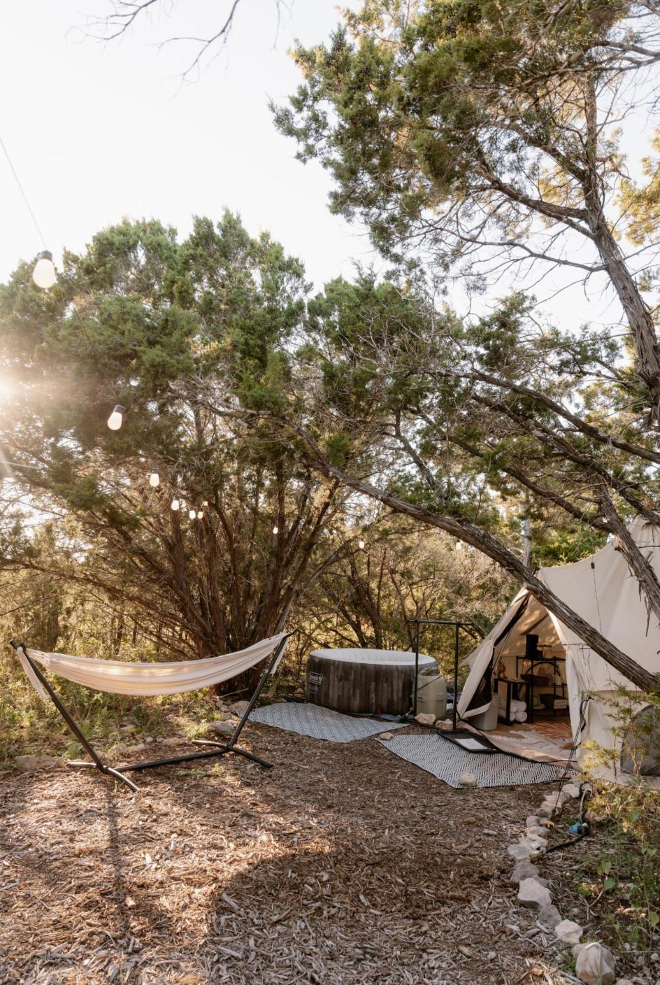 The Juniper Ranch And Retreat Hotel Canyon Lake Exterior photo
